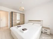 Kasper Coresi Pietonala-2 camere, decomandat, etaj 1/6, parcare, boxa! 