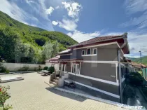 Casă cu potențial, 3 camere, anexă, gradina, zona Cugir