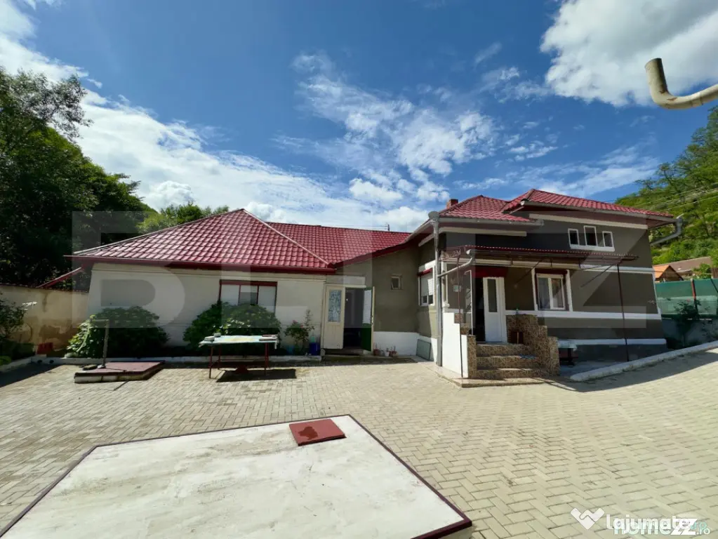 Casă cu potențial, 3 camere, anexă, gradina, zona Cugir