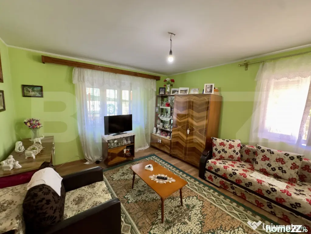 Casă cu potențial, 3 camere, anexă, gradina, zona Cugir