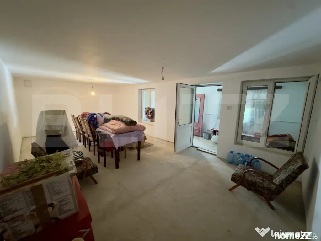 Casă cu potențial, 3 camere, anexă, gradina, zona Cugir