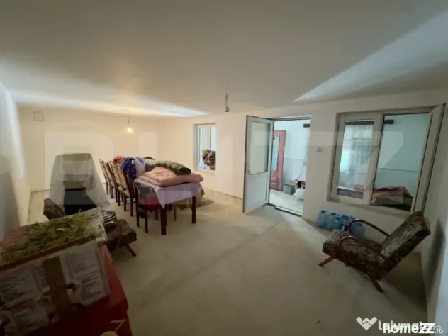 Casă cu potențial, 3 camere, anexă, gradina, zona Cugir
