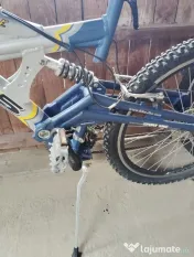 Bicicleta DHS din afara țării noastre 