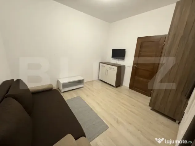 Pachet imobiliar , două garsoniere, 55.18 mp , zona Central
