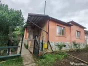 Casa de vanzare 5 camere , garaj si teren 5000 mp
