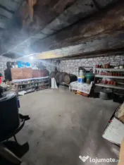 Casa de vanzare 5 camere , garaj si teren 5000 mp
