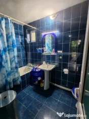Casa de vanzare 5 camere , garaj si teren 5000 mp