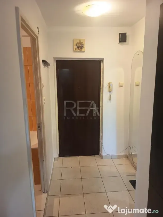 Garsonieră decomandată 40 mp | Bd. Constantin Brâncoveanu