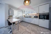 Apartament cu 2 camere de vânzare cu loc de parcare, Sub... 
