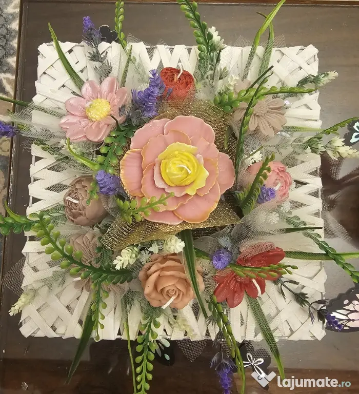 Aranjament floral din ceara de soia