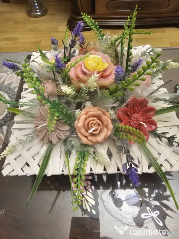 Aranjament floral din ceara de soia