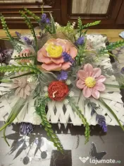 Aranjament floral din ceara de soia 