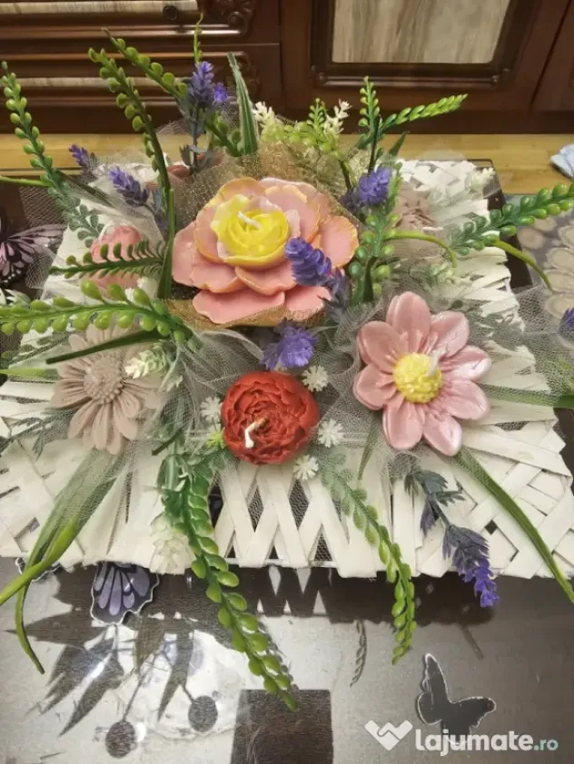 Aranjament floral din ceara de soia