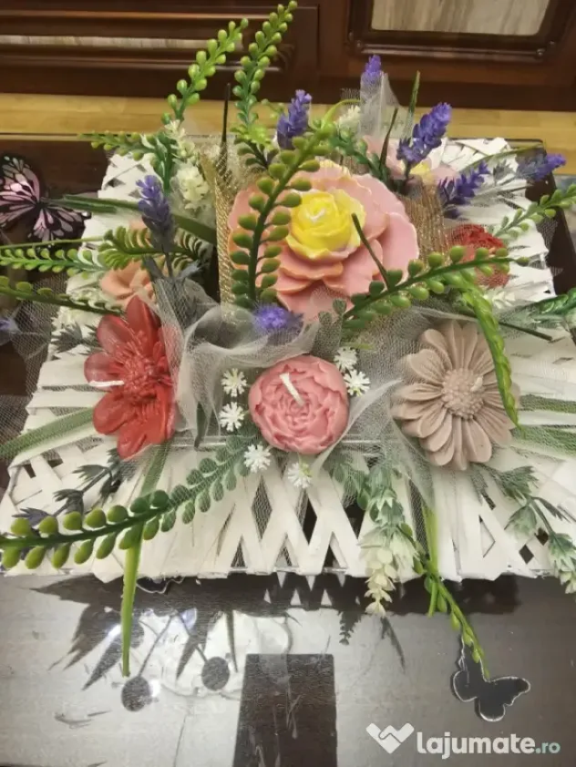 Aranjament floral din ceara de soia