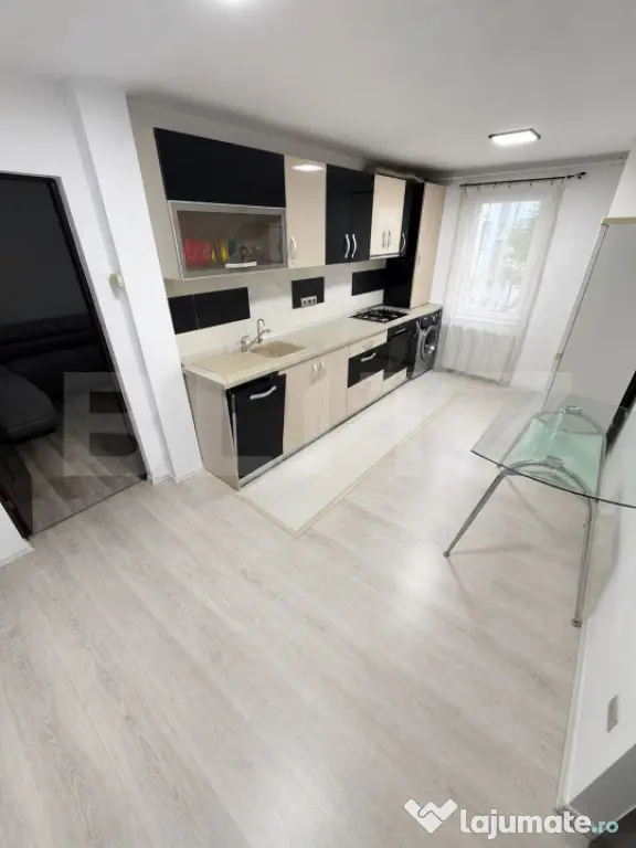 Apartament 3 camere INDEPENDENTEI Etaj 1