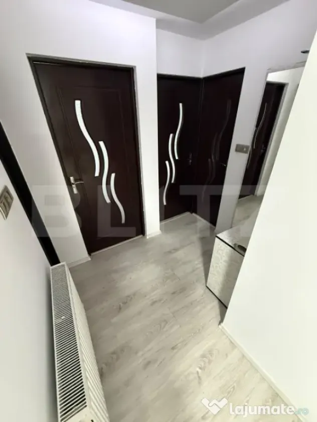 Apartament 3 camere INDEPENDENTEI Etaj 1