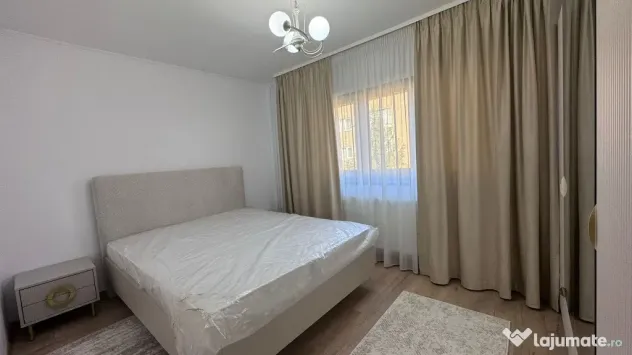 Apartament 4 camere de închiriat, str. Călugăreni