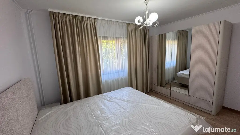 Apartament 4 camere de închiriat, str. Călugăreni