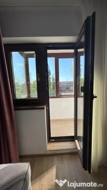 Apartament 4 camere de închiriat, str. Călugăreni
