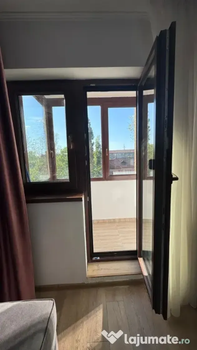 Apartament 4 camere de închiriat, str. Călugăreni