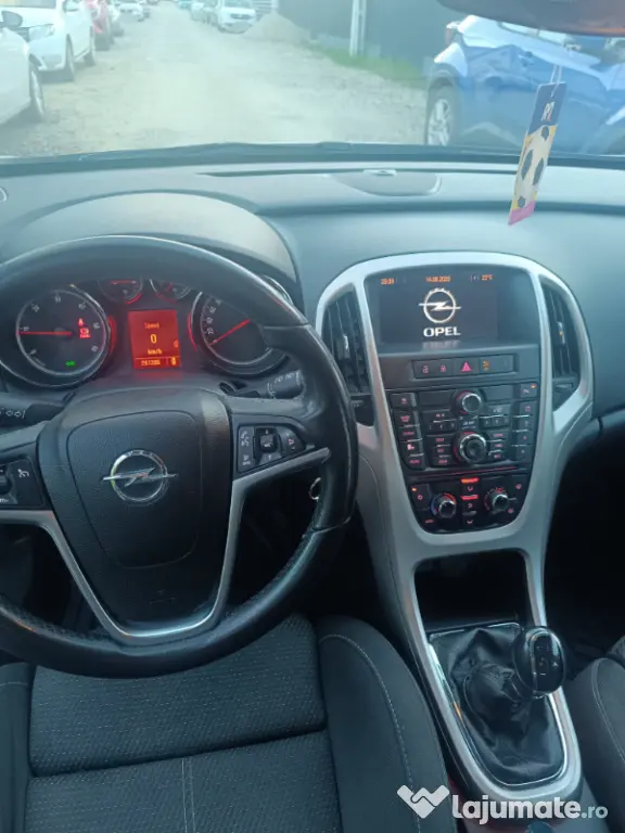 OPEL Astra 2011 — imagine 10