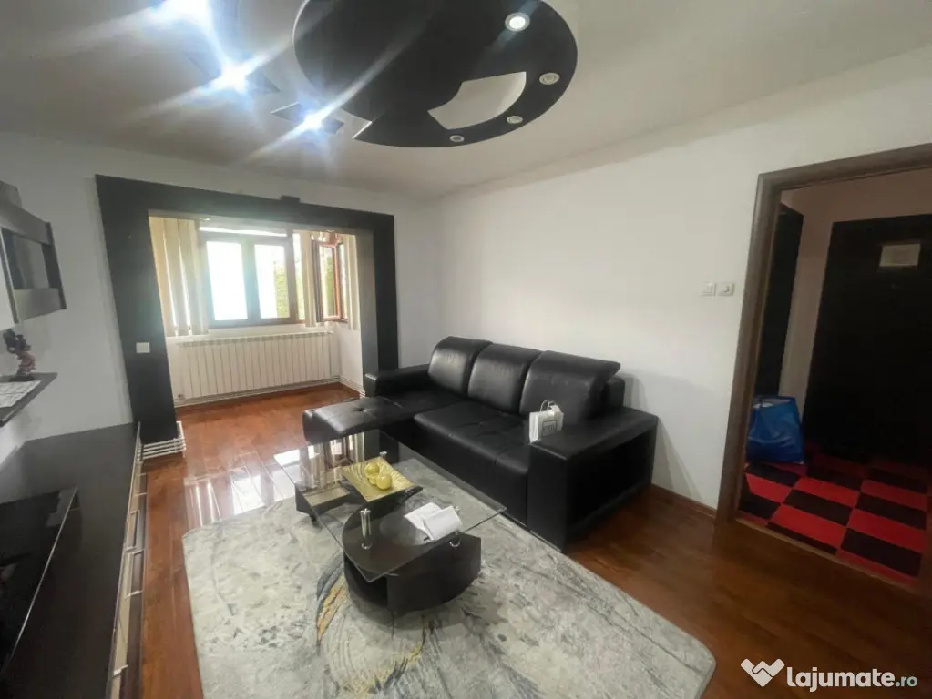 Apartament cu 3 camere, 56 mp, decomandat, et 3, zona Craiov