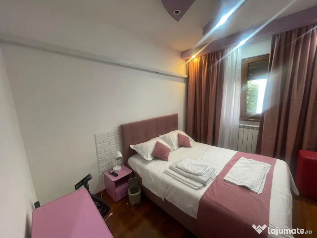 Apartament cu 3 camere, 56 mp, decomandat, et 3, zona Craiov