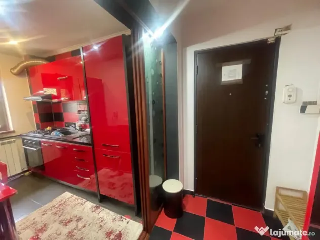 Apartament cu 3 camere, 56 mp, decomandat, et 3, zona Craiov