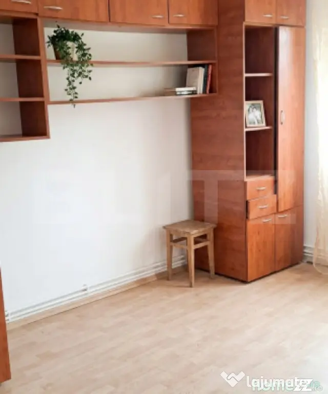 Garsonieră decomandata în Tractorul — centrală proprie, - Brasov (Brasov)