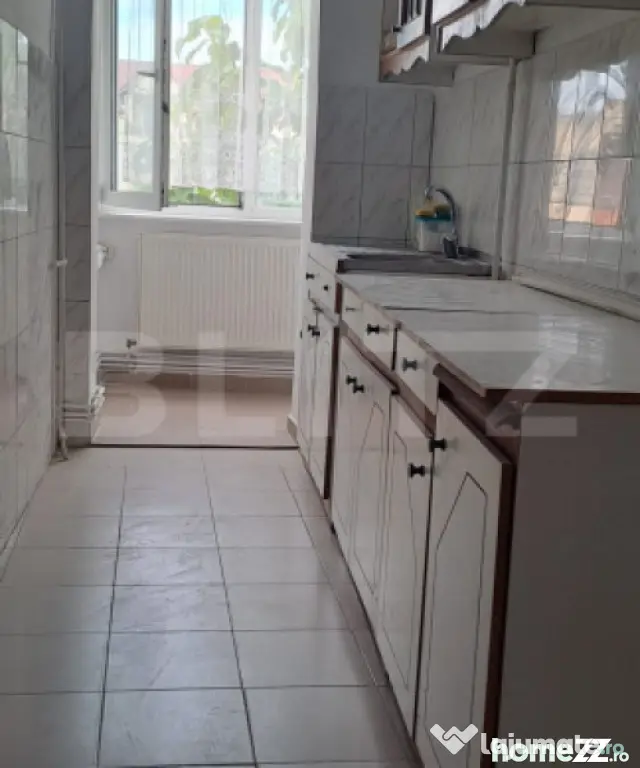 Garsonieră decomandata în Tractorul — centrală proprie, - Brasov (Brasov)