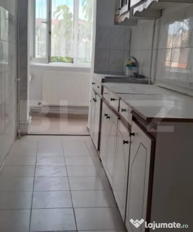 Garsonieră decomandata în Tractorul — centrală proprie,