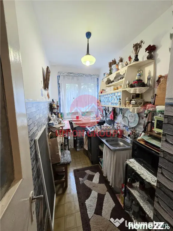 Apartament 3 Camere, Semidecomandat, Zona Piata Amzacea, Eta