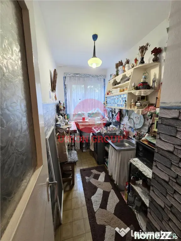 Apartament 3 Camere, Semidecomandat, Zona Piata Amzacea, Eta