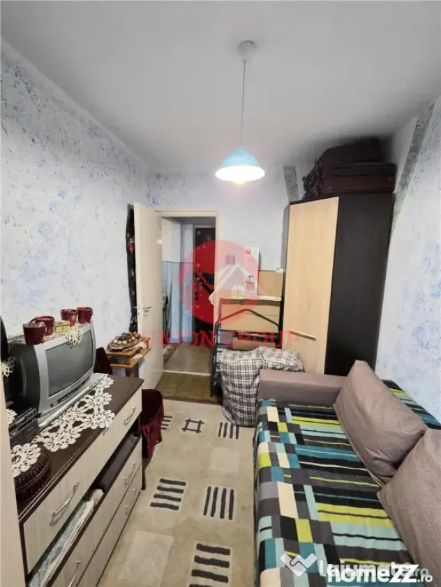 Apartament 3 Camere, Semidecomandat, Zona Piata Amzacea, Eta