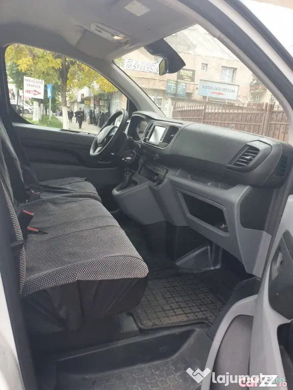 Autoutilitara Peugeot Expert