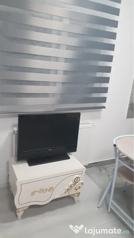 Ofer spre inchiriere garsoniera la casa cu facturi incluse