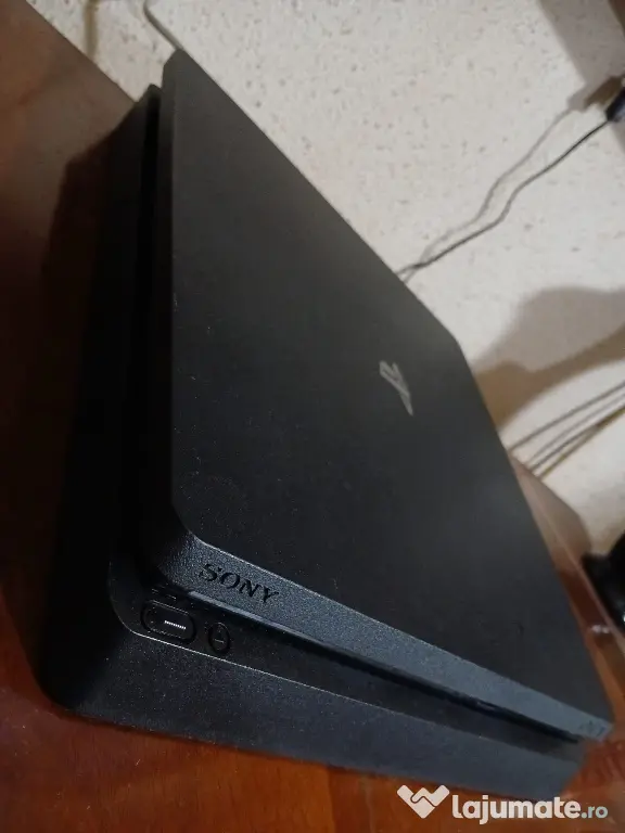 Playstation 4 Slim - 500GB