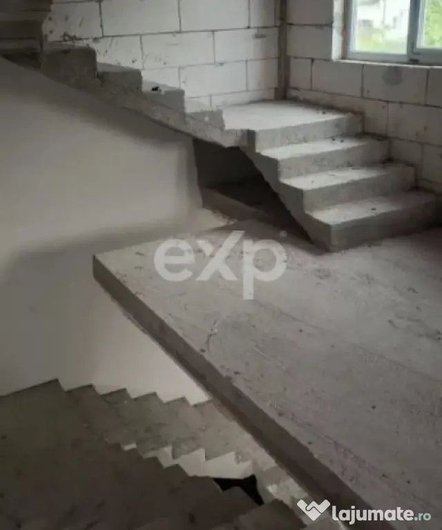 Duplex complet pentru 2 familii – 326 mpși 2.000 mp teren