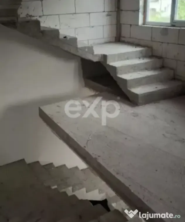 Duplex complet pentru 2 familii – 326 mpși 2.000 mp teren