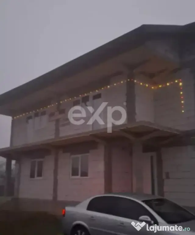 Duplex complet pentru 2 familii – 326 mpși 2.000 mp teren