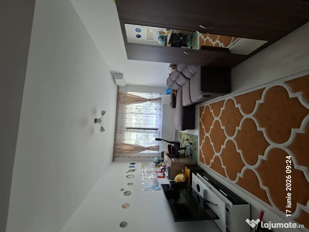 Apartament de vânzare mobilat