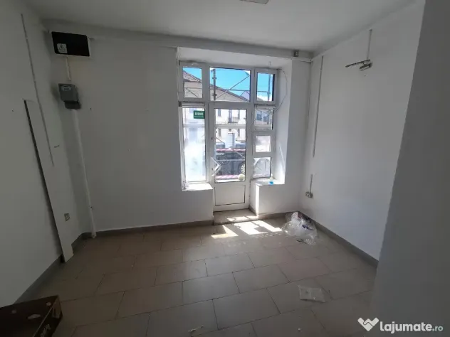 Inchiriez spatiu comercial zona Bour Rosu ID: RH-45169-property