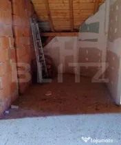 Casa spațioasă, semi-finisată, cu potențial în Urisior