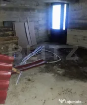 Casa spațioasă, semi-finisată, cu potențial în Urisior