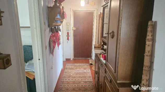 Vand apartament 4 camere decomandat in Deva, Politia Judet, et. 1