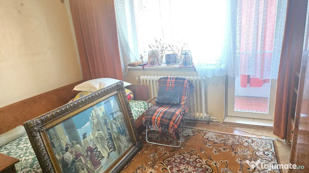 Vand apartament 4 camere decomandat in Deva, Politia Judet, et. 1