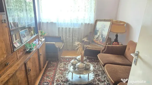 Vand apartament 4 camere decomandat in Deva, Politia Judet, et. 1