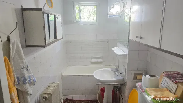 Vand apartament 4 camere decomandat in Deva, Politia Judet, et. 1