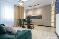 Apartament 2 camere transformat in 3, boxă, balcon și parcare în Tractorul 