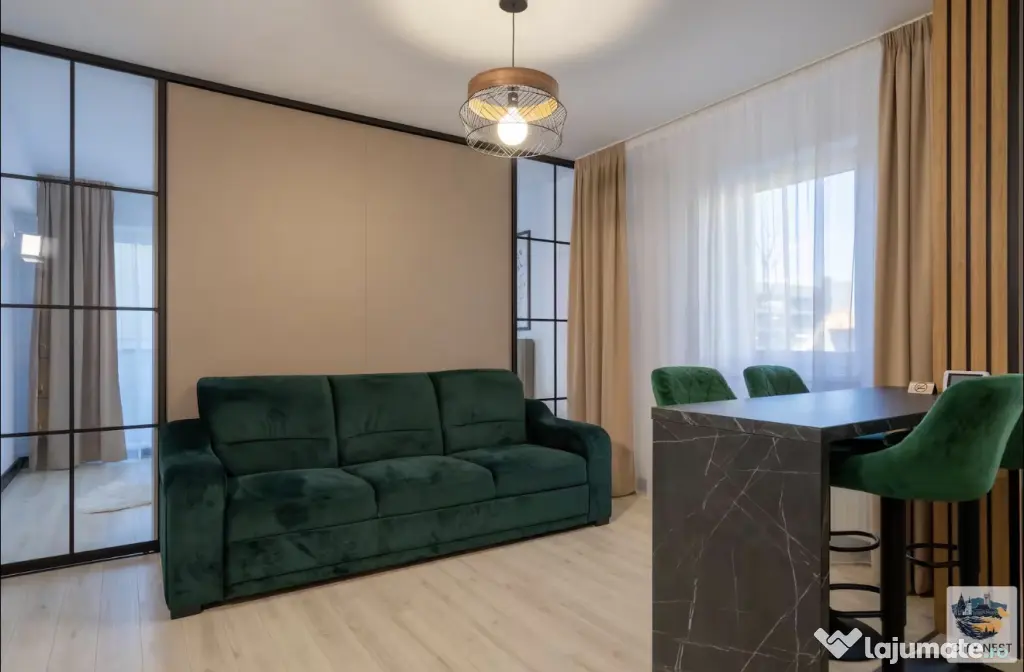Apartament 2 camere transformat in 3, boxă, balcon și parcare în Tractorul